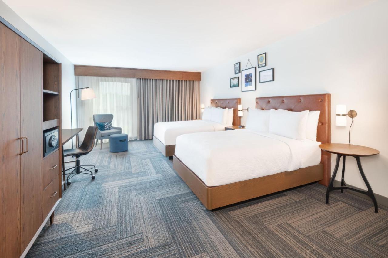 โฟร์ พอยต์ บาย เชอราตัน สปาร์ตันเบิร์ก Hotel ภายนอก รูปภาพ